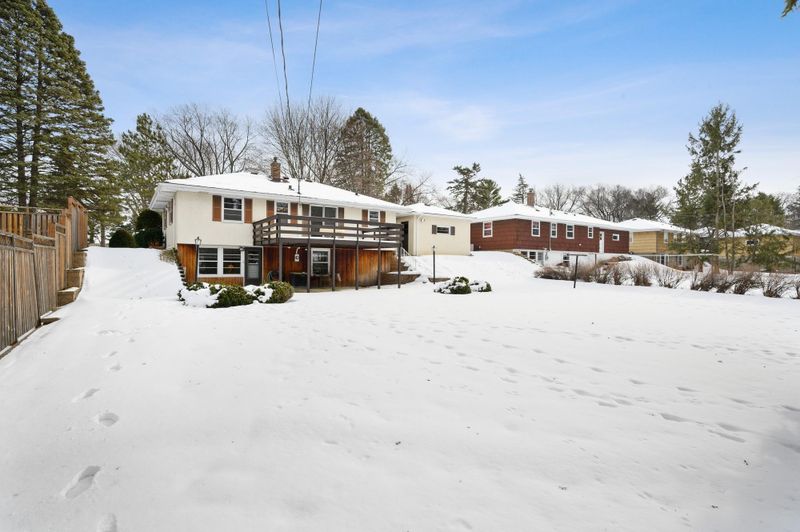 2867 Griggs St N, Roseville, MN 55113
