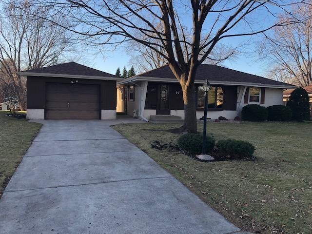 2867 Griggs St N, Roseville, MN 55113