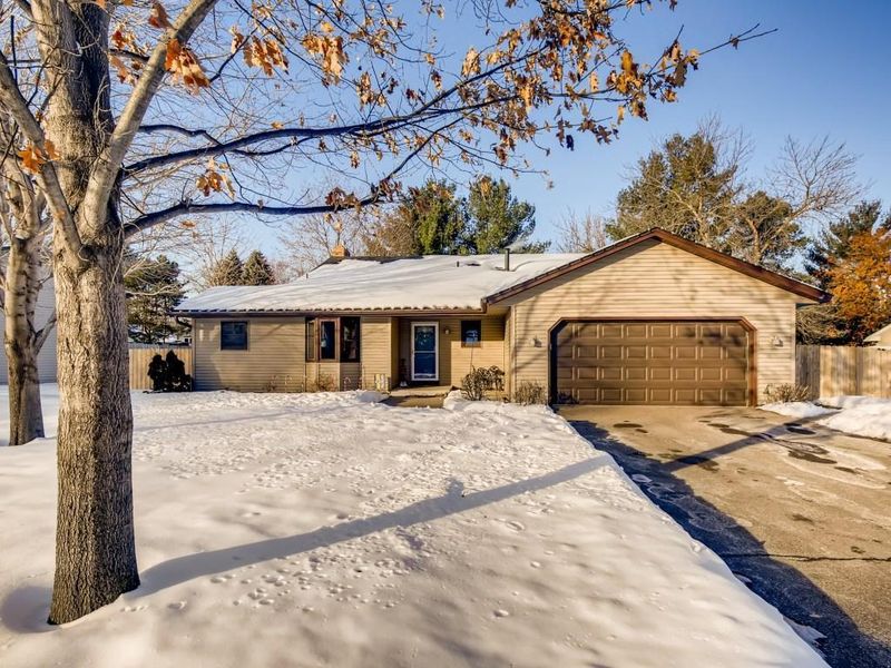 153 Canterbury Rd, Circle Pines, MN 55014