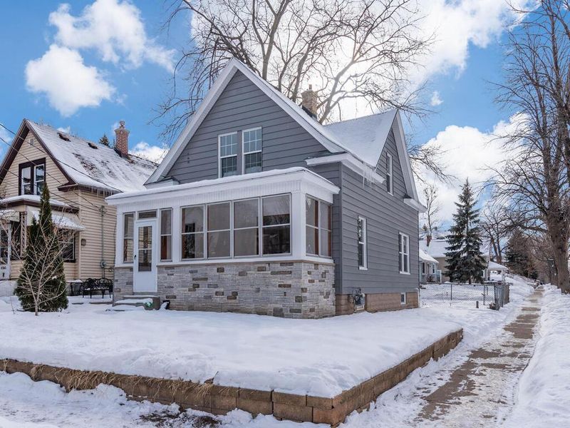 1100 29th Ave NE, Minneapolis, MN 55418