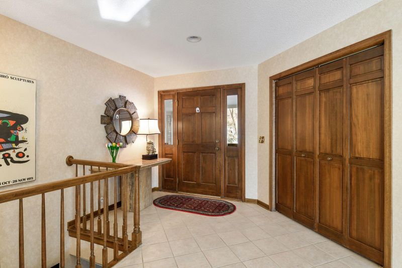 7400 Shannon Dr, Edina, MN 55439