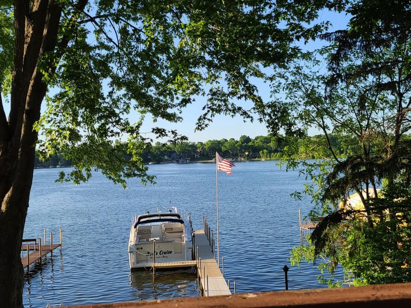 5048 Edgewater Dr, Mound, MN 55364