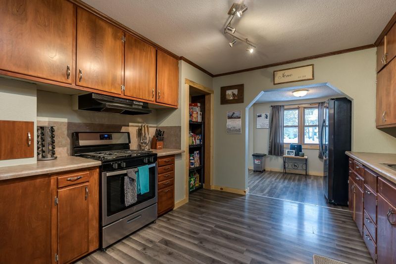 287 N Park Ave, Le Center, MN 56057