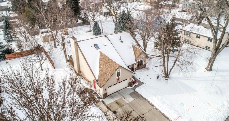 15006 Chestnut Dr, Burnsville, MN 55306