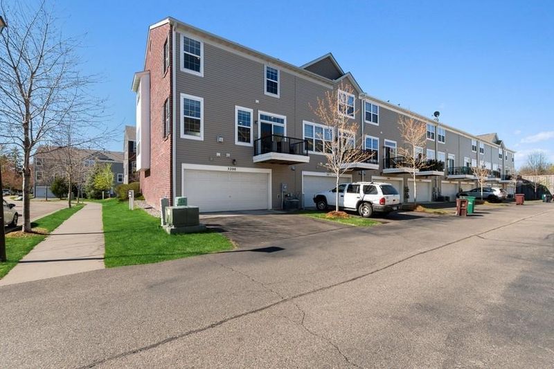 5200 Scott Ln, Robbinsdale, MN 55422