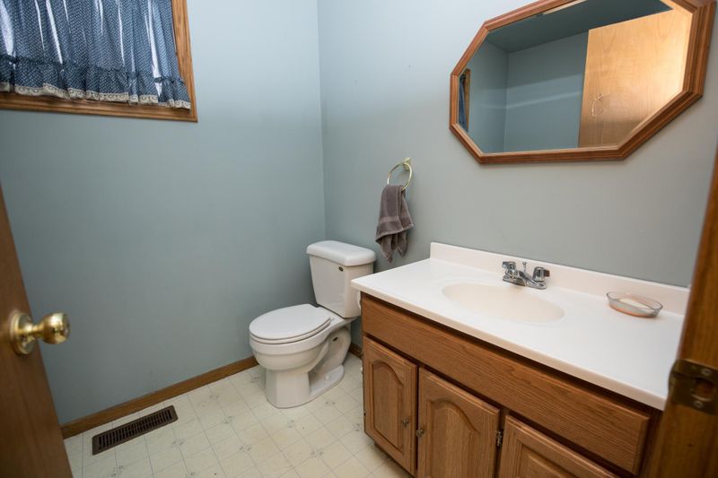 724 6th St SW, Willmar, MN 56201