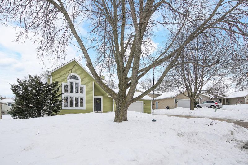 9532 Hillside Dr, Champlin, MN 55316