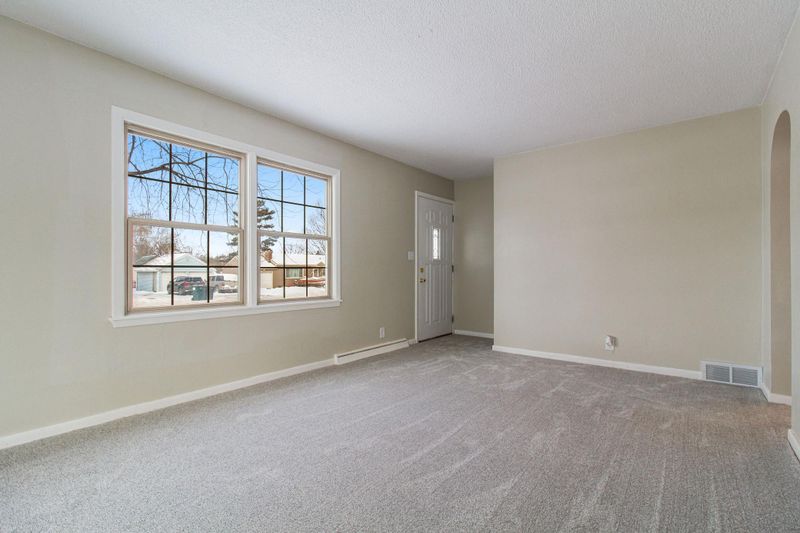 1295 S Main St, Zumbrota, MN 55992