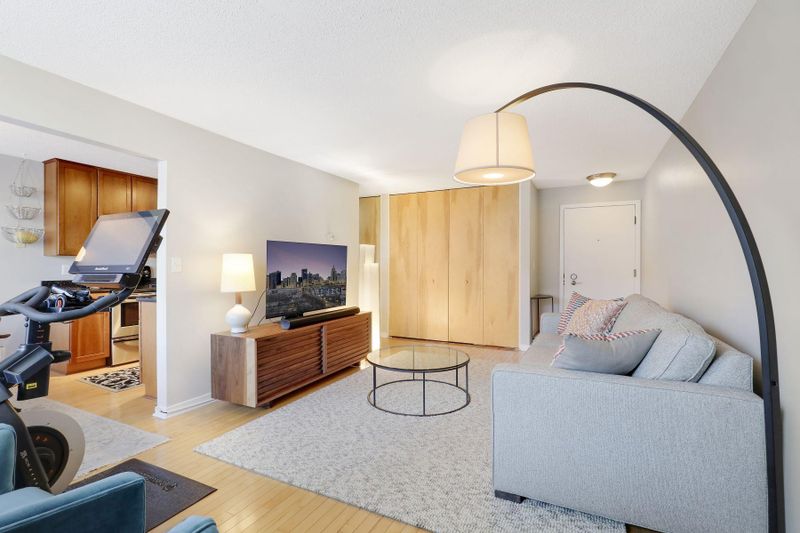 1770 Bryant Ave S #305, Minneapolis, MN 55403