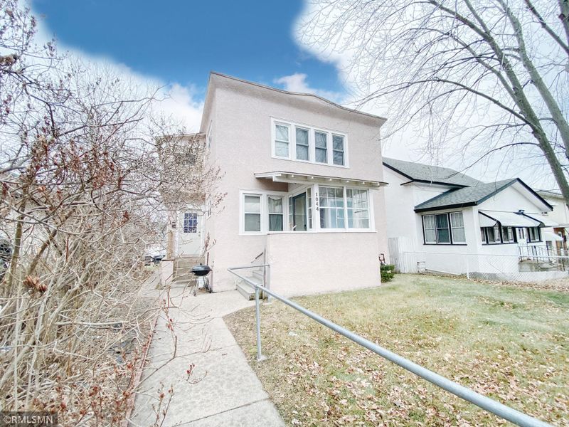 1046 Arkwright St, Saint Paul, MN 55130