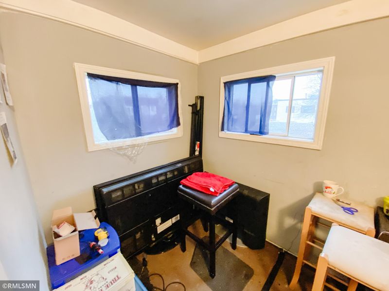1046 Arkwright St, Saint Paul, MN 55130