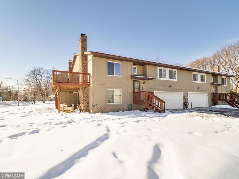 6A Oak Leaf Ln, Circle Pines, MN 55014