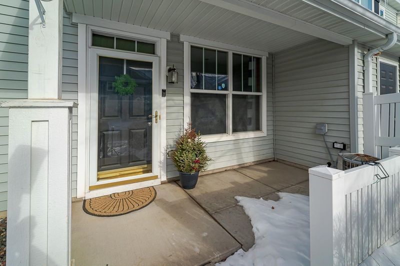 1611 Woodlynn Ave E #4, Maplewood, MN 55109
