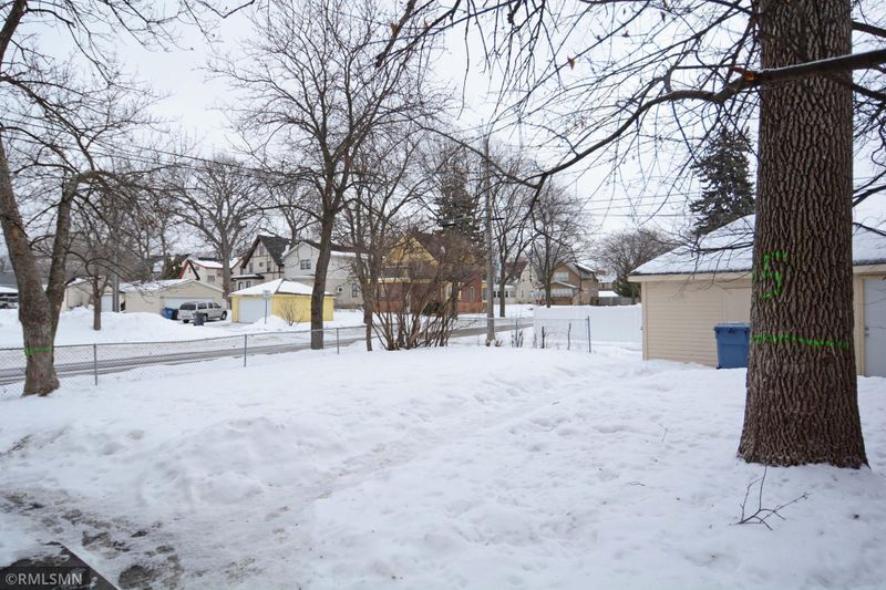 2826 Humboldt Ave N, Minneapolis, MN 55411