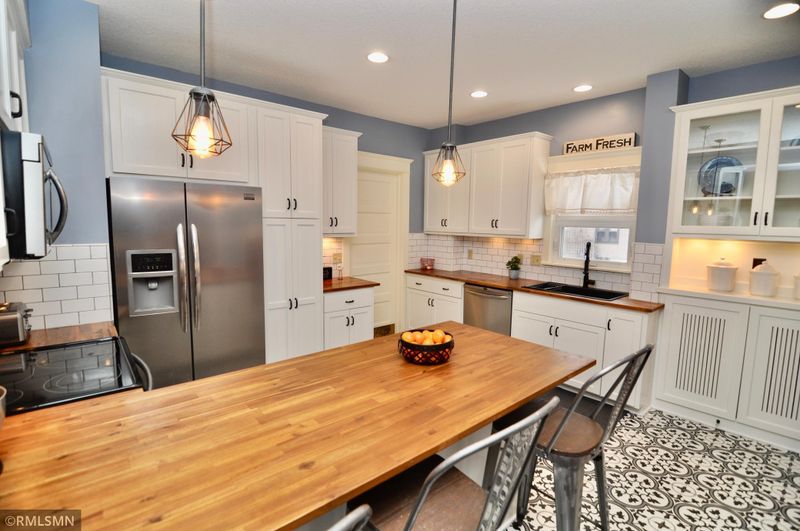 301 4th Ave SW, New Prague, MN 56071