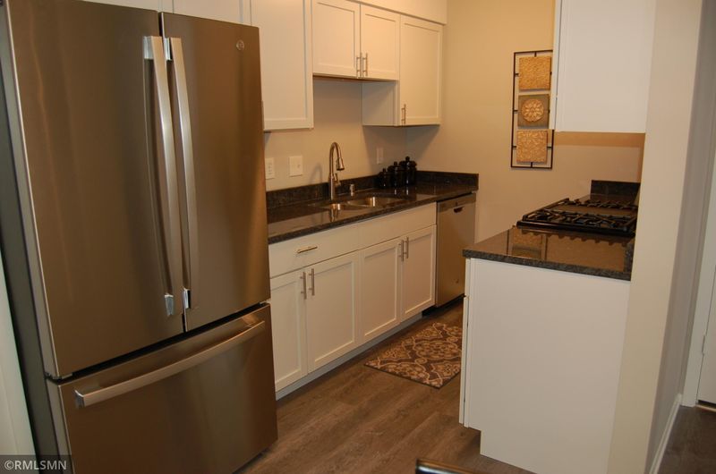 4553 Cedar Lake Rd S, Saint Louis Park, MN 55416