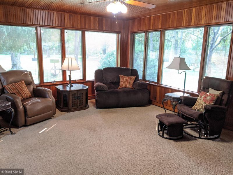 1851 Clarence St, Maplewood, MN 55109