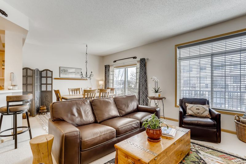 2181 Eagle Trace Ln, Woodbury, MN 55129