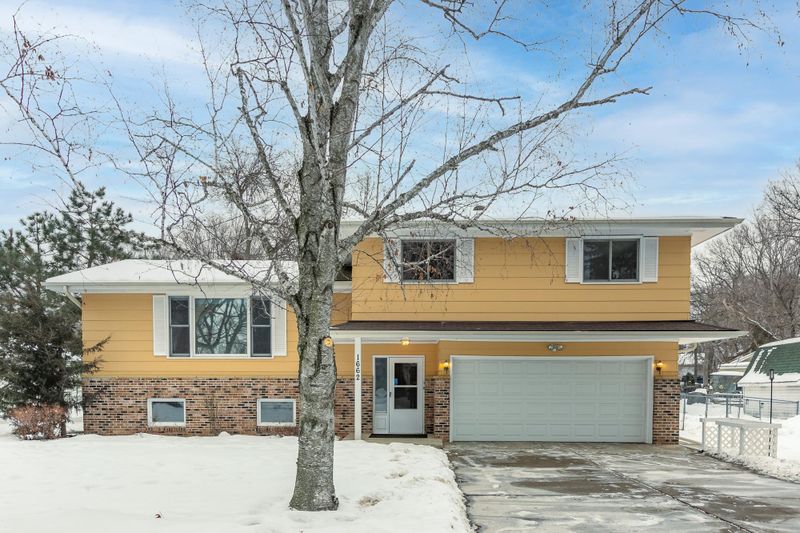 1662 Gull Ln, Mound, MN 55364
