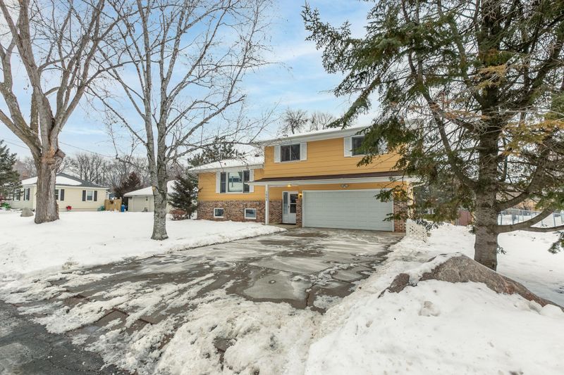 1662 Gull Ln, Mound, MN 55364