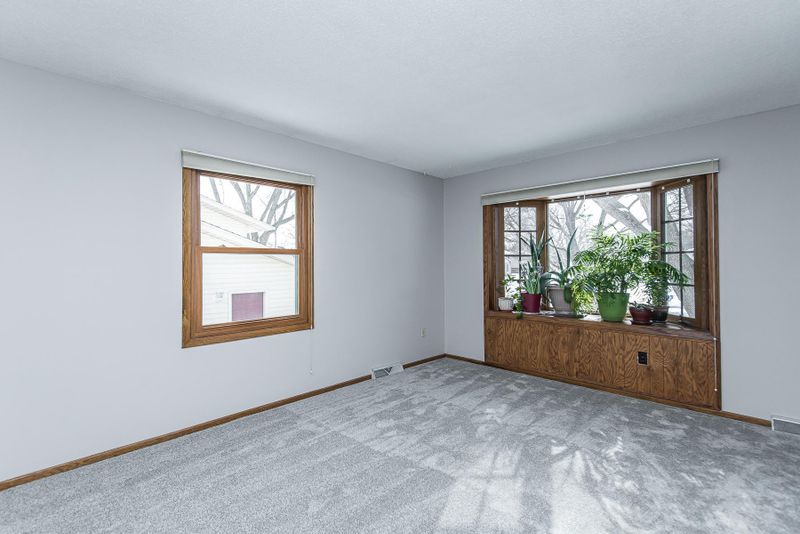 1817 43rd St NW, Rochester, MN 55901