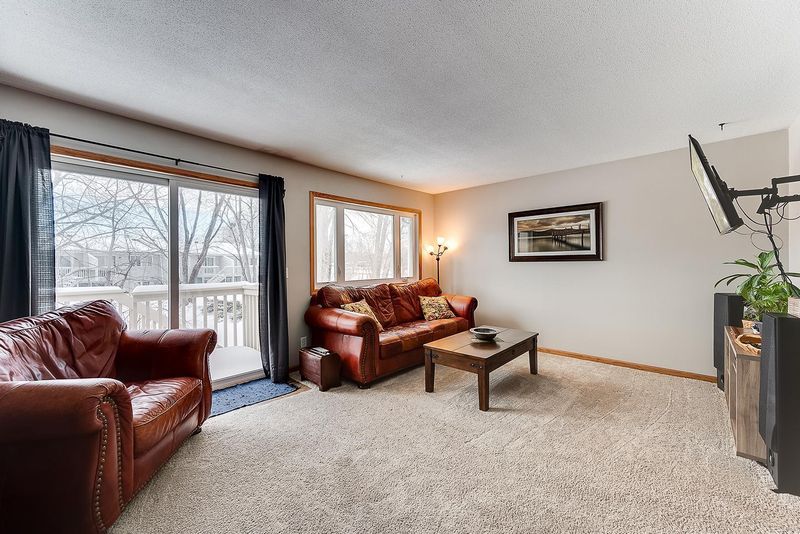 7679 Whitney Dr, Apple Valley, MN 55124