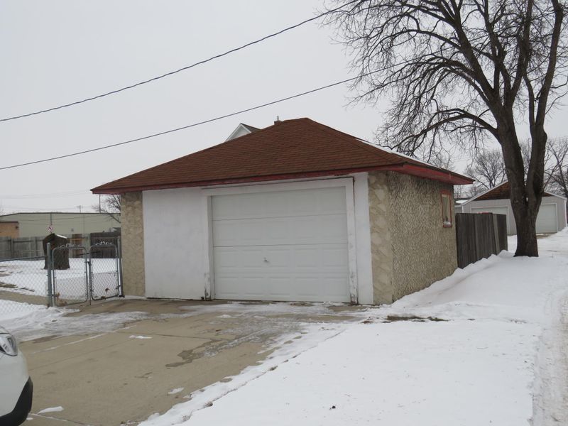 702 13th St N, Benson, MN 56215