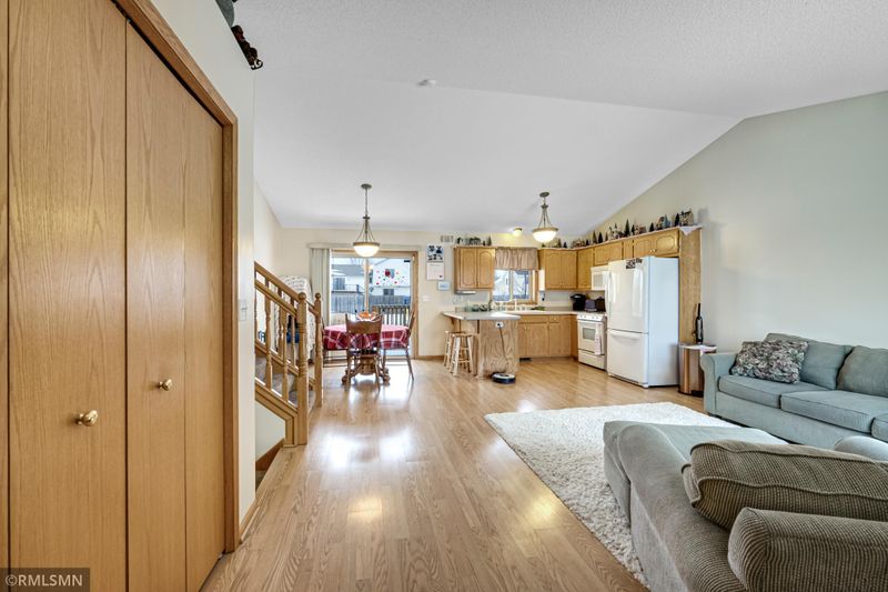 9996 Weston Dr, Monticello, MN 55362