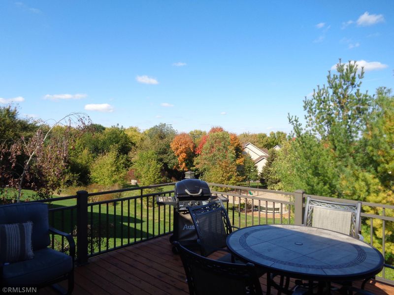 2066 Valley Creek Ln, Shakopee, MN 55379