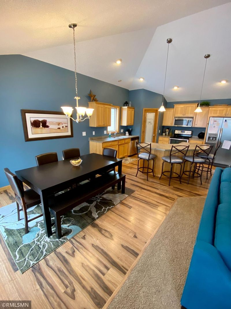 28851 Scenic Dr, Chisago City, MN 55013