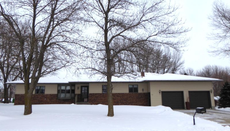 900 Hills Ave, Jackson, MN 56143