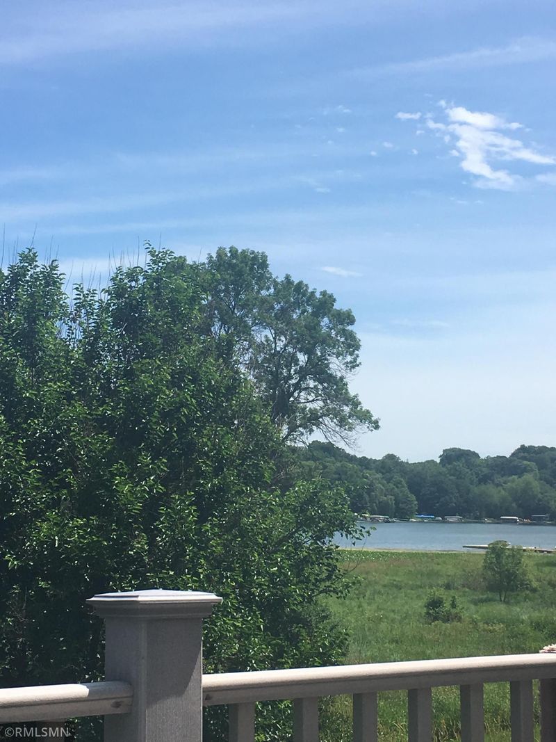 6440 Fox Pa, Chanhassen, MN 55317