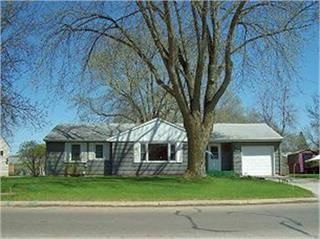 1061 9th Ave SW, Faribault, MN 55021
