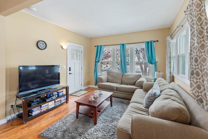 430 2nd Ave SW, Cambridge, MN 55008