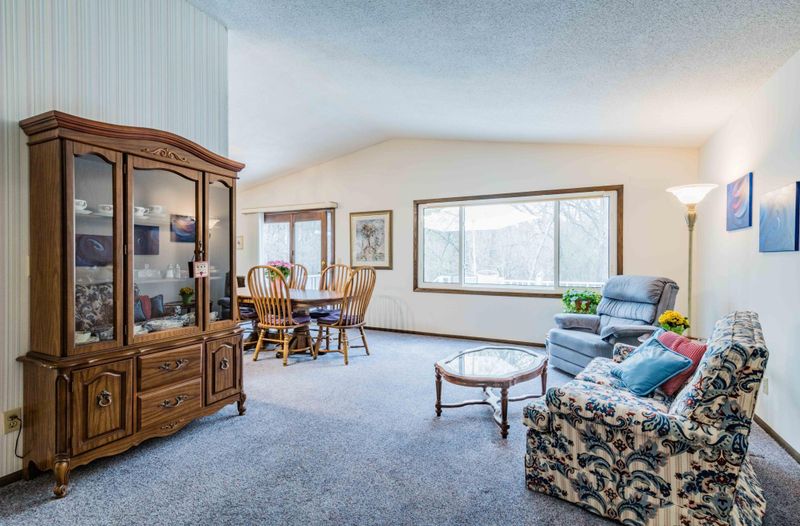 6127 252nd St, Wyoming, MN 55092