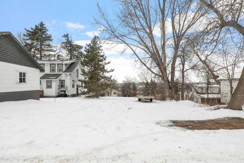 492 Curtice St E, Saint Paul, MN 55107