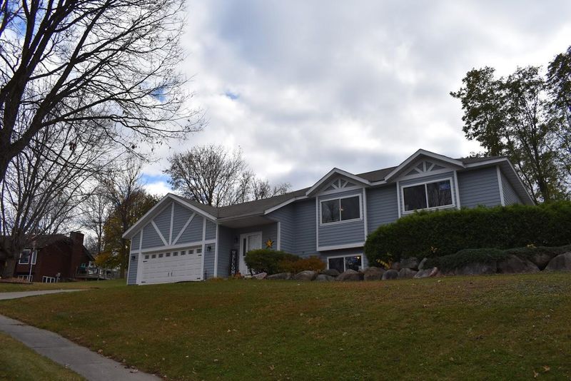 1919 Neal St, Red Wing, MN 55066