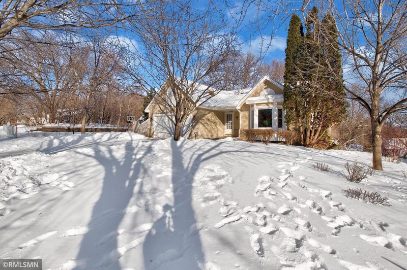 2540 Sylvan St, Little Canada, MN 55117