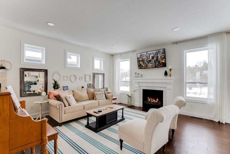 261 Primrose Pa N, Bayport, MN 55003