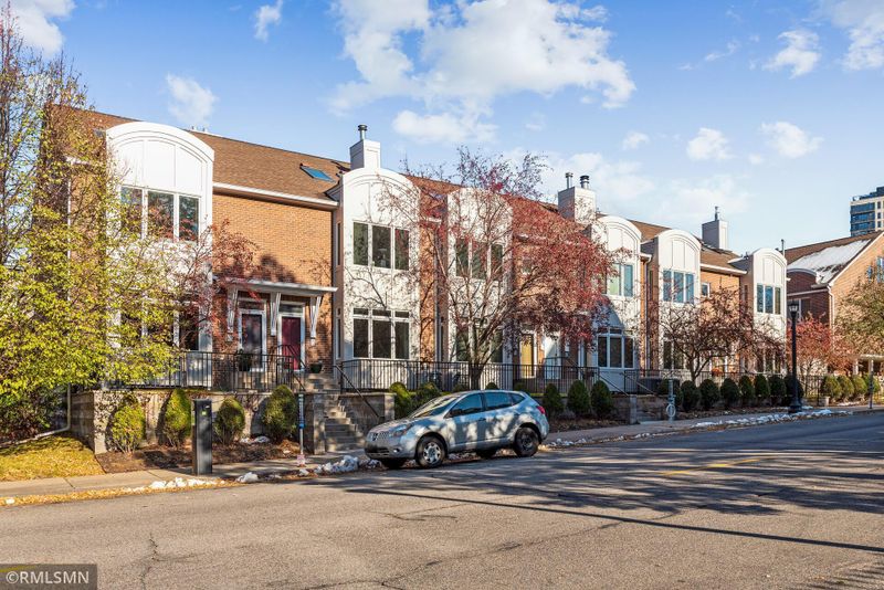 1 2nd St SE, Minneapolis, MN 55414