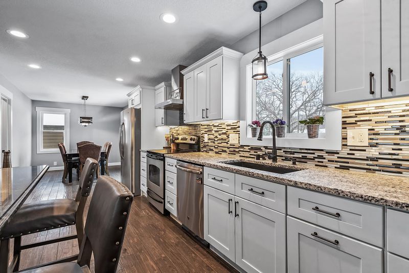 16095 Saint Paul Ave SE, Prior Lake, MN 55372