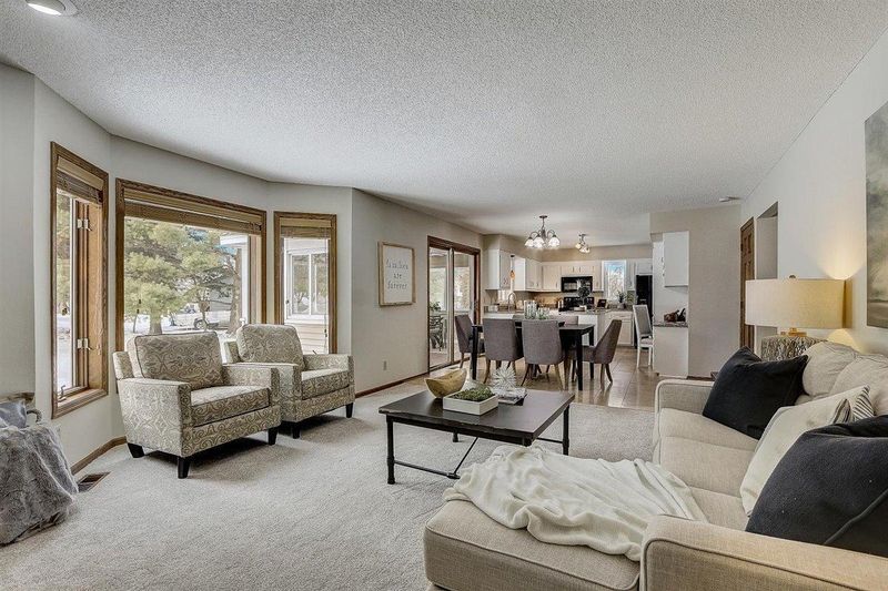 2225 Rogers Ct, Mendota Heights, MN 55120