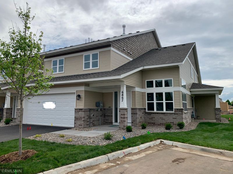 6740 99th St S, Cottage Grove, MN 55016