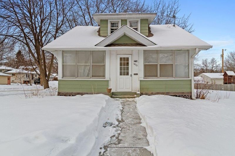 1415 Hazel St N, Saint Paul, MN 55119