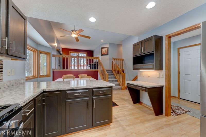 7539 Paulsen Dr, Eden Prairie, MN 55346