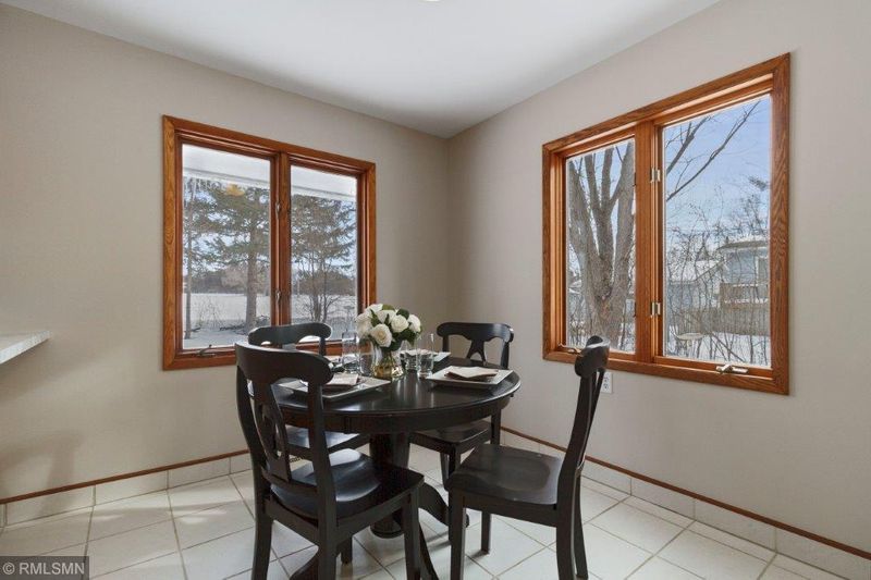 469 Queenan Ave S, Lakeland, MN 55043