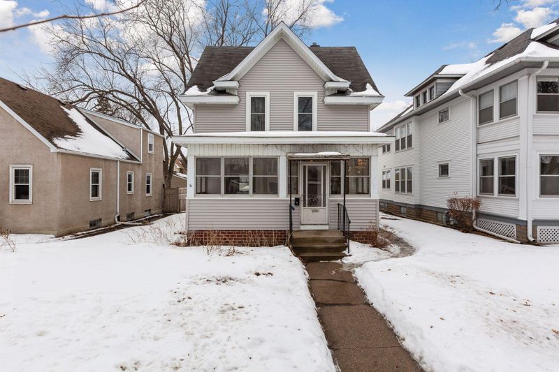 1370 Thomas Ave, Saint Paul, MN 55104