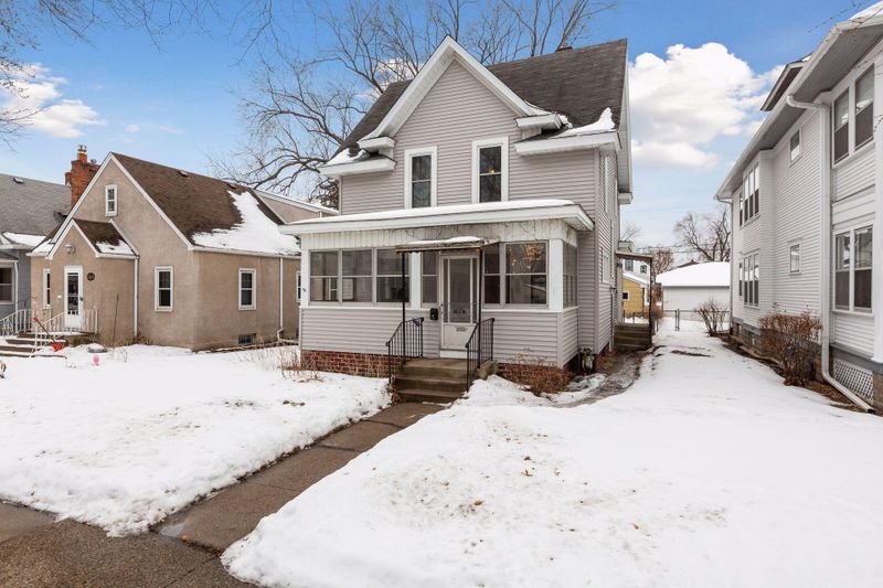 1370 Thomas Ave, Saint Paul, MN 55104