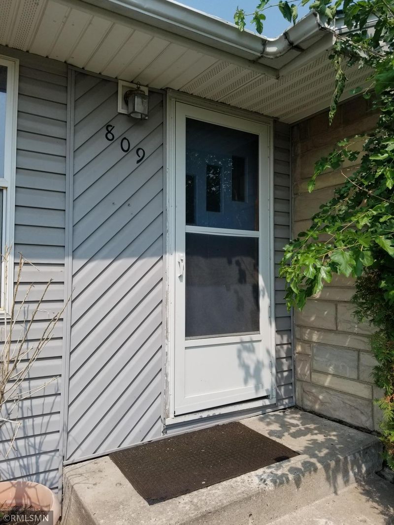 809 8th St, Clarkfield, MN 56223
