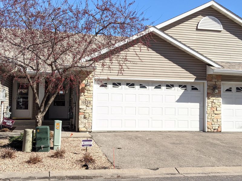 1531 Lincoln Park Dr, South Saint Paul, MN 55075